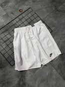 Bermuda Nike praia